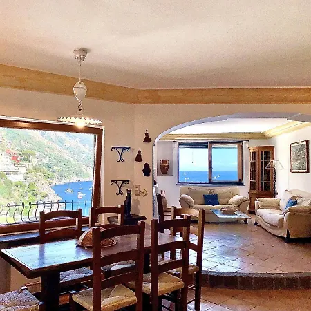 - Casa Vira Holiday home *